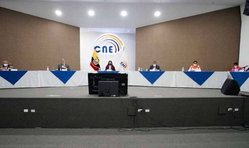 CNE aprueba inscripción de binomio de Izquierda Democrática