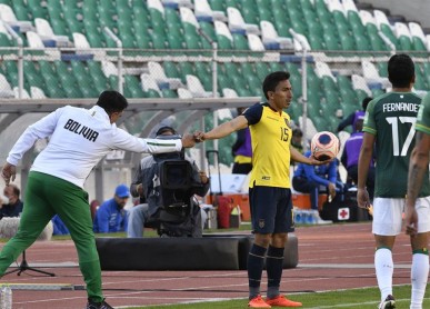 Postales del partido Bolivia vs. Ecuador