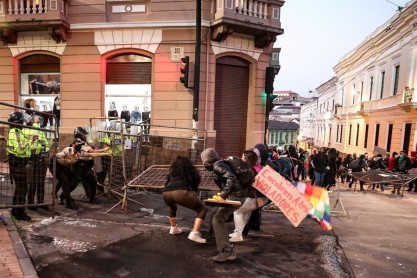 Mujeres en Ecuador exigen despenalizar aborto