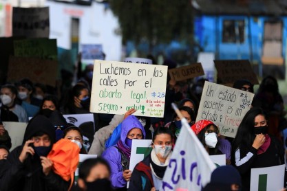 Mujeres en Ecuador exigen despenalizar aborto