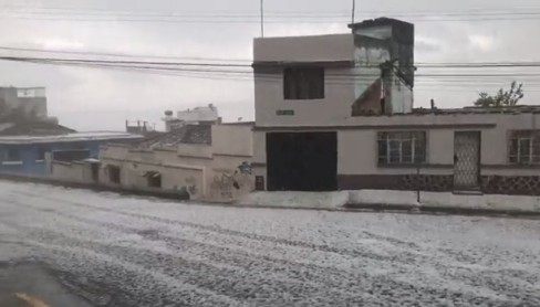 Acumulación de hielo en el Centro Histórico de Quito