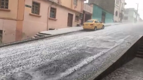 Acumulación de hielo en el Centro Histórico de Quito