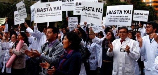 Manifestaciones a favor y en contra del gobierno por Código Penal