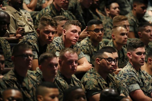 Trump descarta retirada de Afganistán y los talibanes prometen &quot;un cementerio&quot;