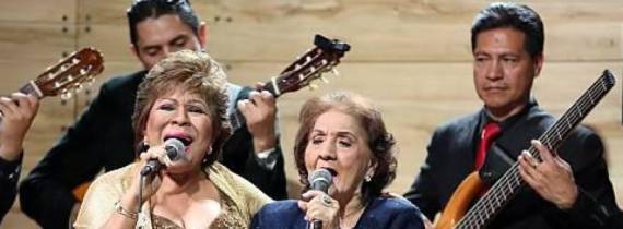 Las cantantes Hilda Murillo y Fresia Saavedra.