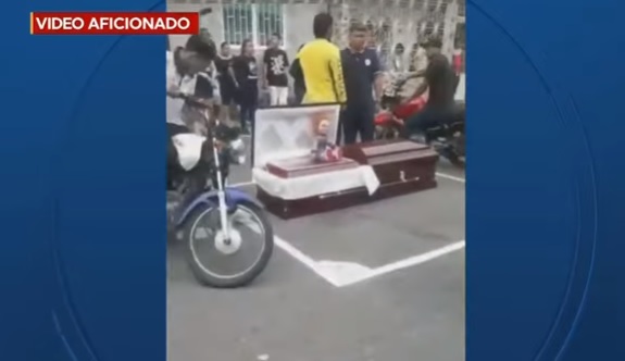 Videos muestran rituales de despedida de Ronald Nieto, integrante de Los Choneros