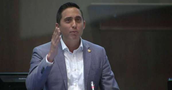 Daniel Mendoza presenta su renuncia como asambleísta