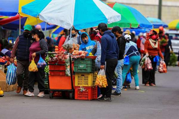 Operativo en el espacio público del mercado mayorista de Quito