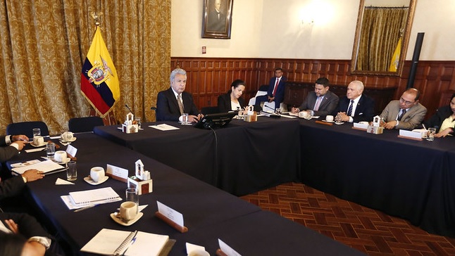 Moreno pide aporte a empleados públicos para evitar grandes despidos