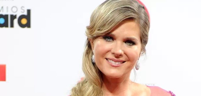 El bello rostro de Sonya Smith pierde naturalidad por el botox