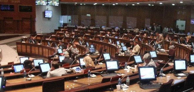 Correa y legisladores analizan hoy nudos críticos del Código Penal