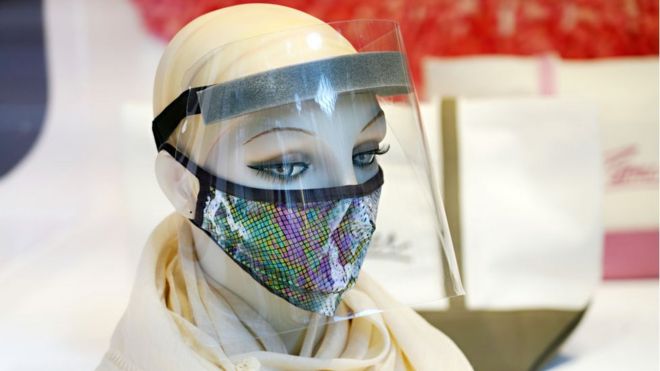Qué tan buenas son las pantallas faciales ante el coronavirus
