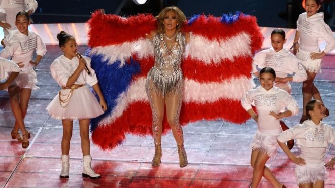 Super Bowl: el mensaje &quot;político&quot; del espectáculo de Shakira y JLo