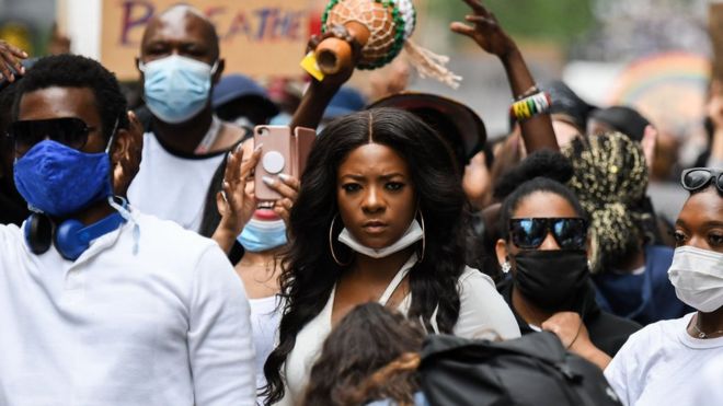 Microrracismos: los comportamientos que son racistas y quizás no lo sabes