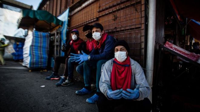 ¿Por qué Ecuador tiene el mayor número de contagios y muertos per cápita de COVID-19 en América Latina?