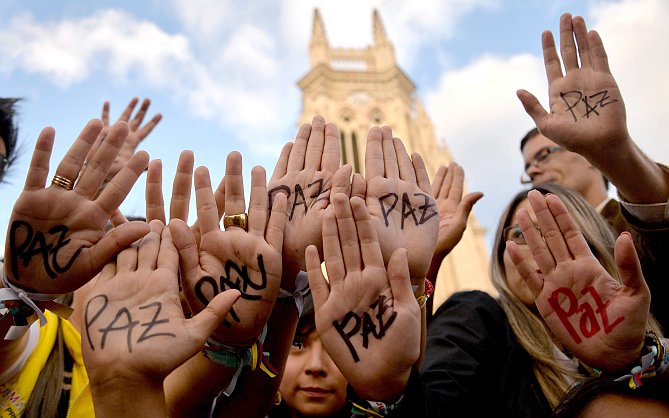 Menos del 40% de colombianos apoya proceso de paz con las FARC