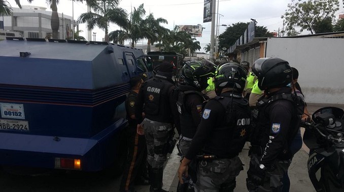 Manta: Asaltan a carro blindado y se llevan $200 mil