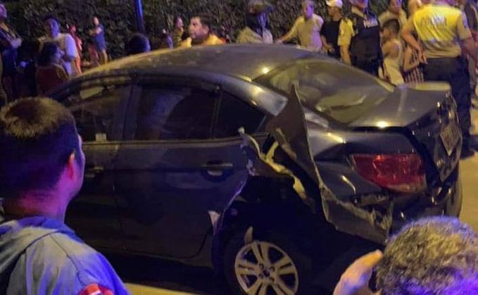 El Oro: Lanzan explosivo a un abogado que iba en su auto