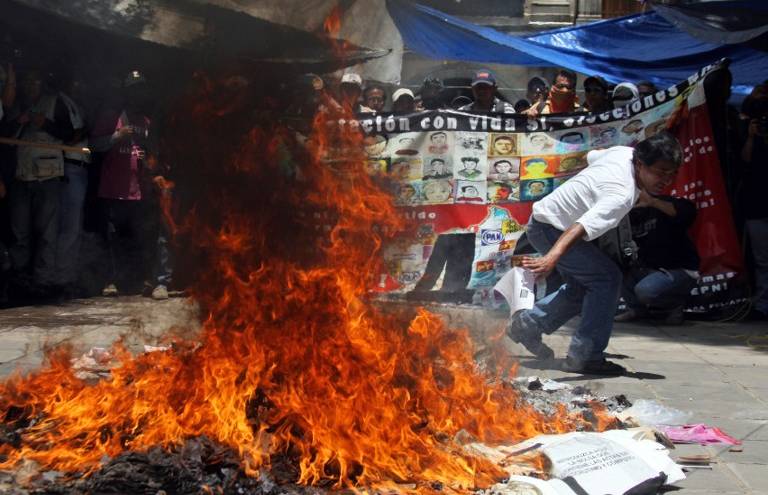 Memoria de los 43 estudiantes desaparecidos abandera boicot electoral en México