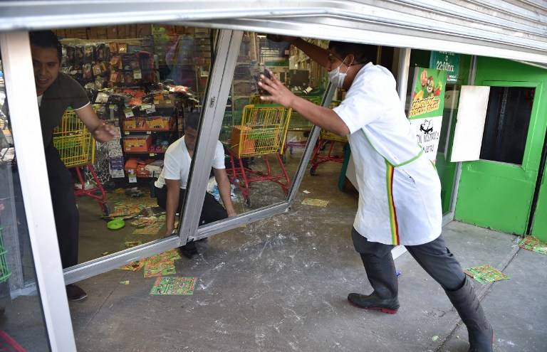 México: saquean supermercados en protestas por estudiantes desaparecidos