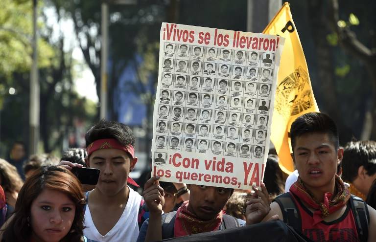 Procuraduría de México: Los 43 estudiantes fueron ejecutados y quemados