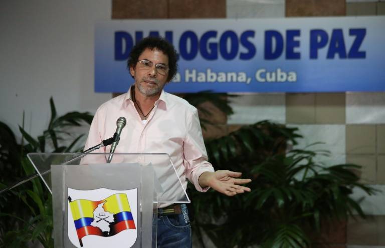 Guerrilla FARC pide plan de acción contra paramilitares antes de firmar paz