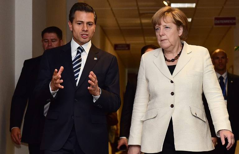 Activistas protestan contra Peña Nieto y Bachelet en cumbre UE-Celac