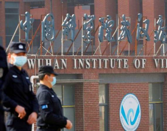 China rechaza cualquier vínculo entre la pandemia y el Instituto de Virología de Wuhan.