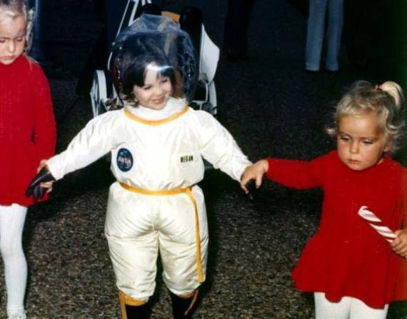 La NASA diseñó un traje especial para que David Vetter pudiera salir de su burbuja plástica.