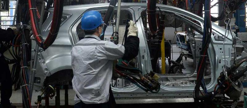 Proyectos piloto del sector industrial y automotriz, de Cuenca y Guayaquil, empezarán a trabajar este lunes