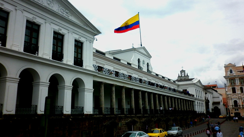 Riesgo país baja a menos de 1000 puntos desde marzo de 2019