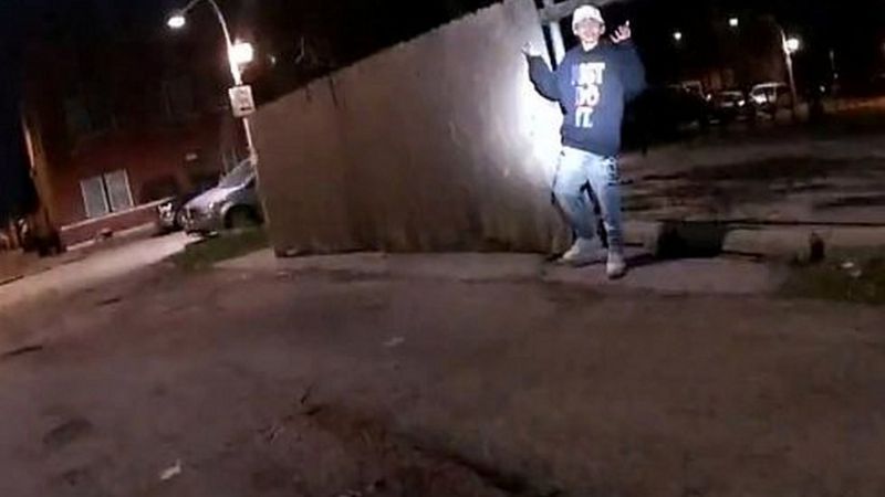 Un policía mata a un adolescente de 13 años con las manos en alto en EEUU
