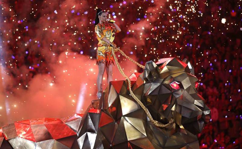 (VIDEO) La presentación de Katy Perry que dejó sin aliento en el Super Bowl