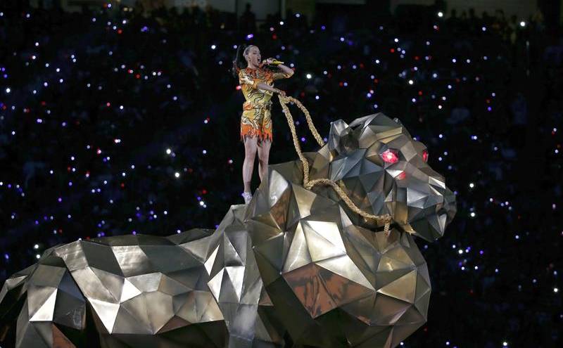 (VIDEO) La presentación de Katy Perry que dejó sin aliento en el Super Bowl