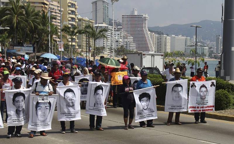 Padres de los 43 jóvenes mexicanos mantienen esperanza de hallarlos con vida