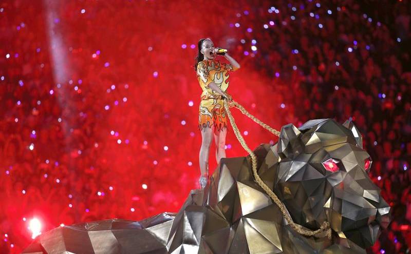 (VIDEO) La presentación de Katy Perry que dejó sin aliento en el Super Bowl