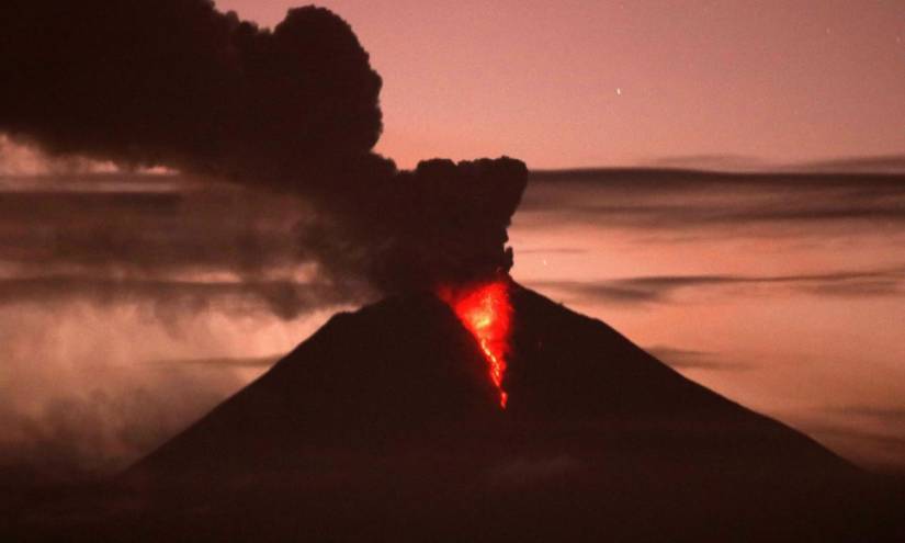 Guayaquil registra una leve caída de ceniza del volcán Sangay