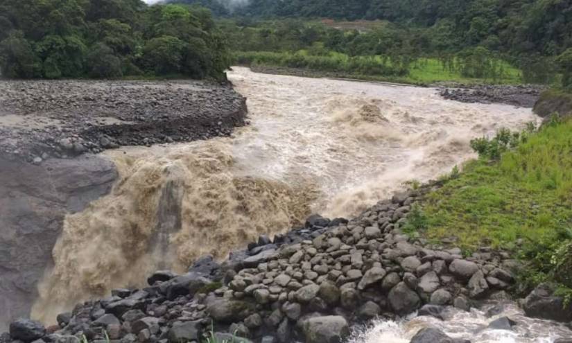 Perú, en alerta por derrame de 4.000 barriles de crudo en Amazonía ecuatoriana