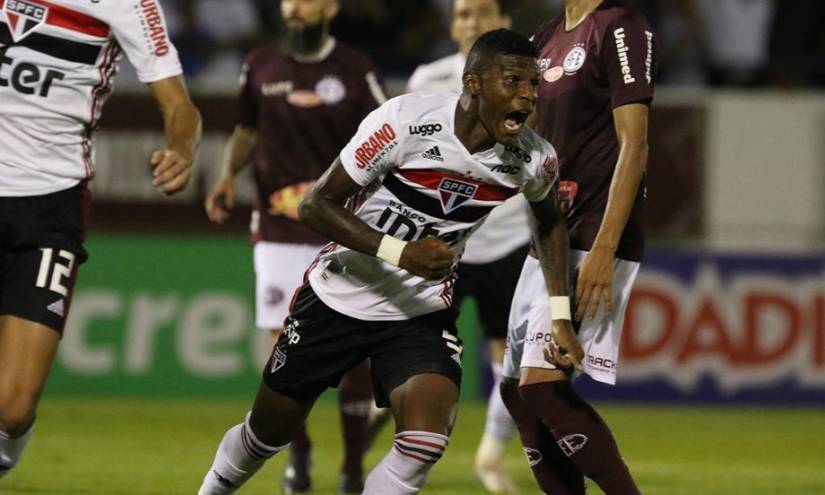 Robert Arboleda marca en la victoria de Sao Paulo