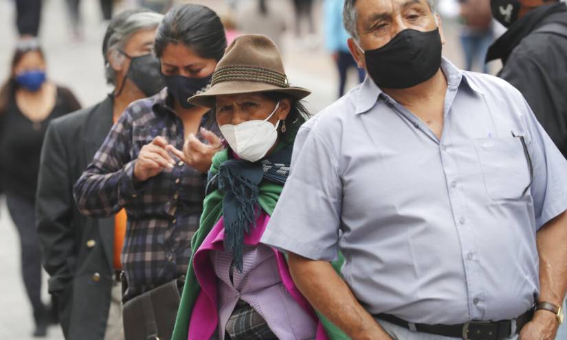 Contagios de COVID-19 se aceleran en 17 provincias de Ecuador