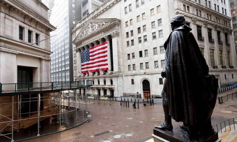 Economía de EEUU se hundió 4,8% en el primer trimestre, la mayor caída desde la recesión de 2008