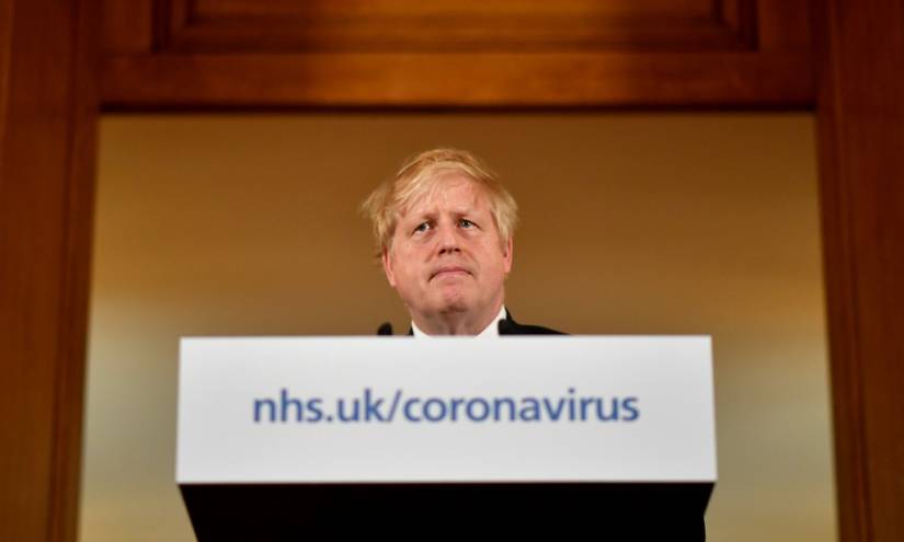 Boris Johnson se recupera del coronavirus en su residencia campestre