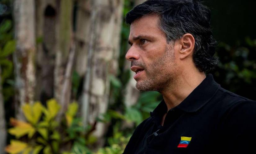 El líder opositor venezolano Leopoldo López llega a Madrid