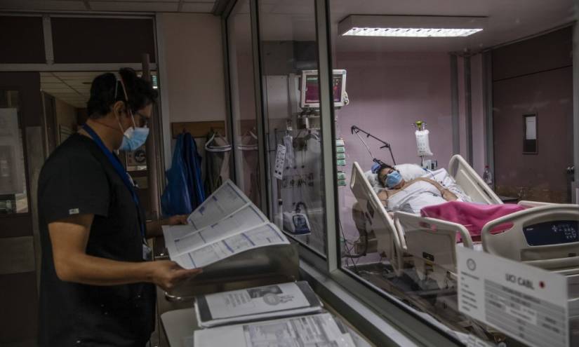 Pacientes luchan por su vida en hospital de la Policía