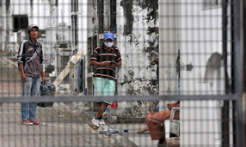 El barrio de los muertos, deprimido por la pandemia en Ecuador