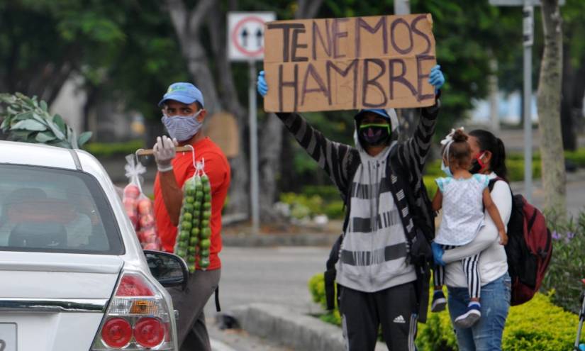 Ecuador pasa a etapa de &quot;distanciamiento&quot; pero mantiene toque de queda