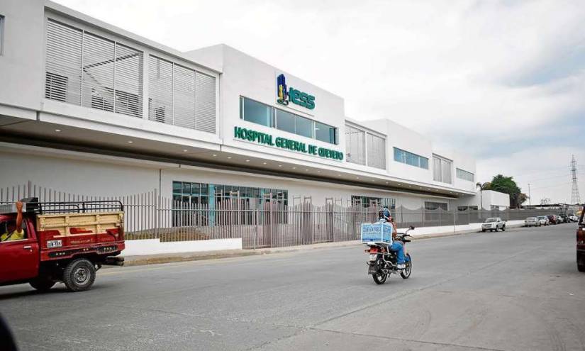 Allanan Hospital del IESS en Quevedo por presuntas irregularidades en contratación y compra de insumos