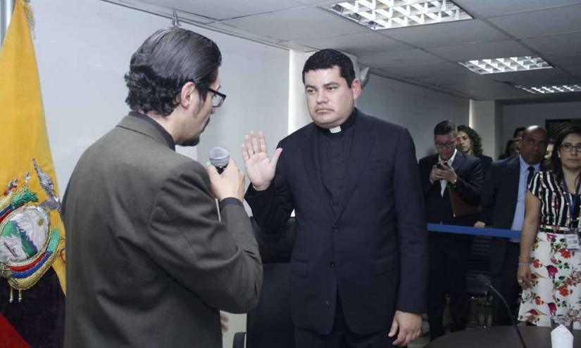 Completan firmas para juicio político a Tuárez