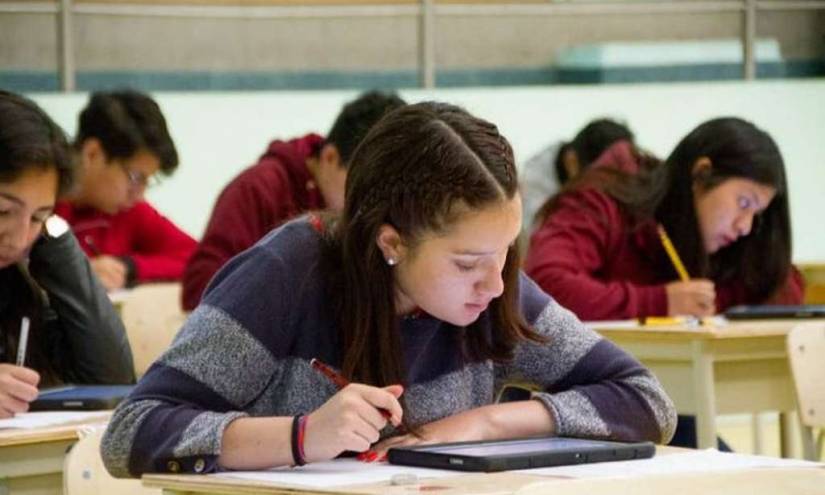 Ecuador autoriza la educación presencial en 79 colegios