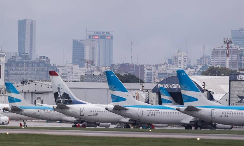 Aerolíneas rechazan que se obligue a dejar asientos vacíos en vuelos